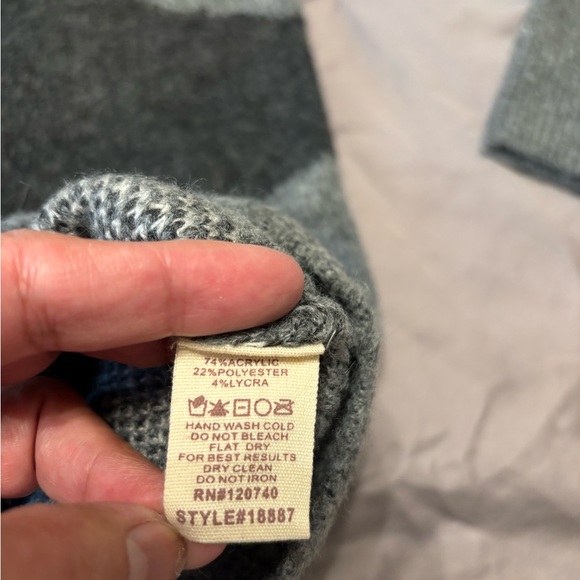 Mystree Gray and Cream Patterned Sweater - Picture 6 of 9